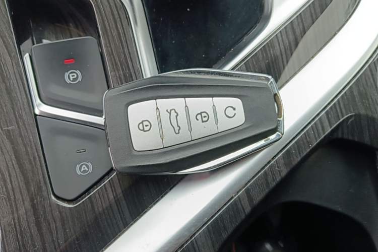 Used Geely Auto Jiajie 2021 Zhiqing 1.5TD DCT Luxury Model Vehicle Key