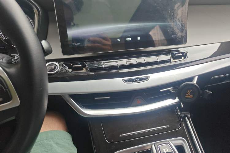 Used Geely Auto Jiajie 2022 1.8TD DCT Platinum Comfort Model Audio And AC Panel
