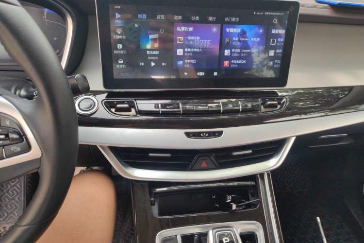 Used Geely Auto Jiajie 2022 1.8TD DCT Platinum Luxury Edition Audio And AC Panel