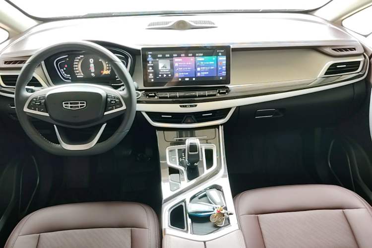 Used Geely Auto Jiajie 2022 1.8TD DCT Platinum Luxury Edition Center Console