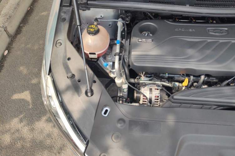 Used Geely Auto Jiajie 2022 1.8TD DCT Platinum Luxury Edition Engine Bay Right
