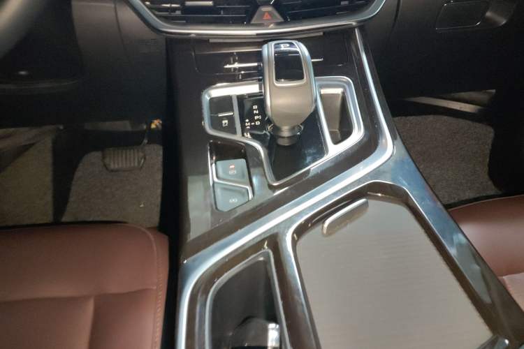 Used Geely Auto Jiajie 2022 1.8TD DCT Platinum Comfort Model Gear Lever