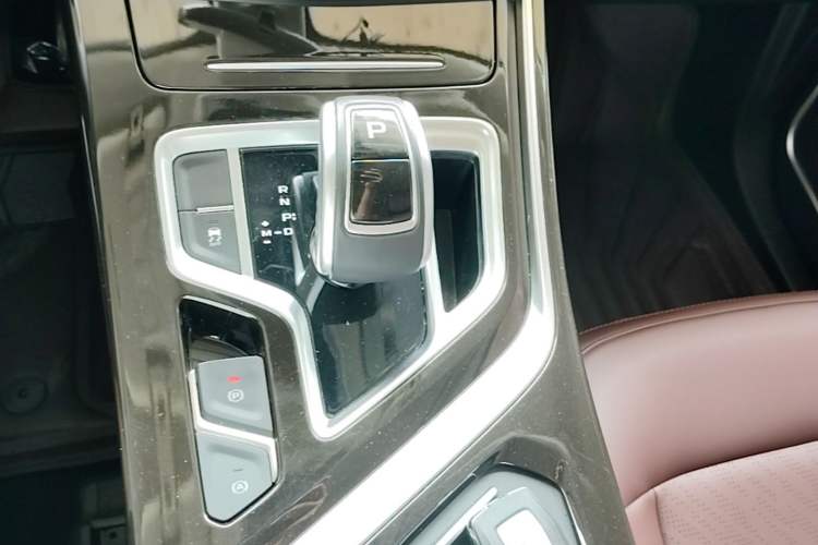 Used Geely Auto Jiajie 2022 1.8TD DCT Platinum Luxury Edition Gear Lever