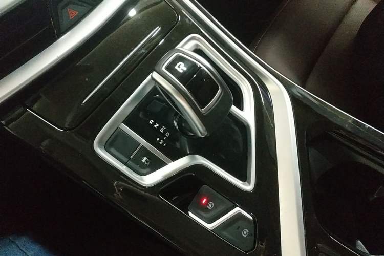 Used Geely Auto Jiajie 2022 1.8TD DCT Platinum Luxury Edition Gear Lever