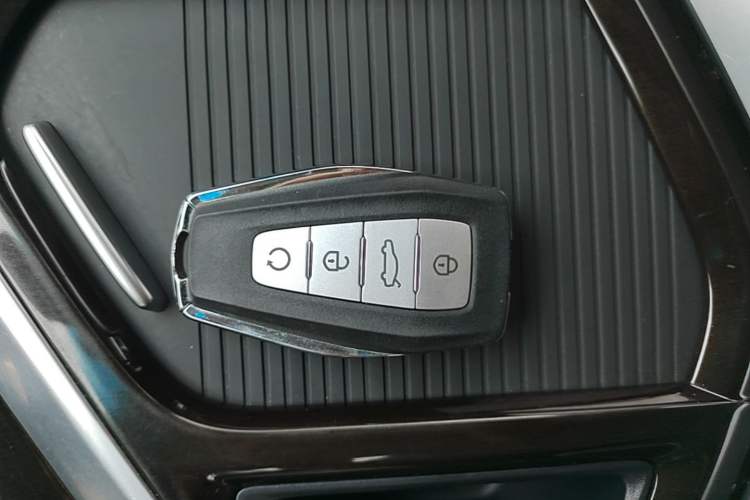 Used Geely Auto Jiajie 2022 1.8TD DCT Platinum Luxury Edition Interior 1