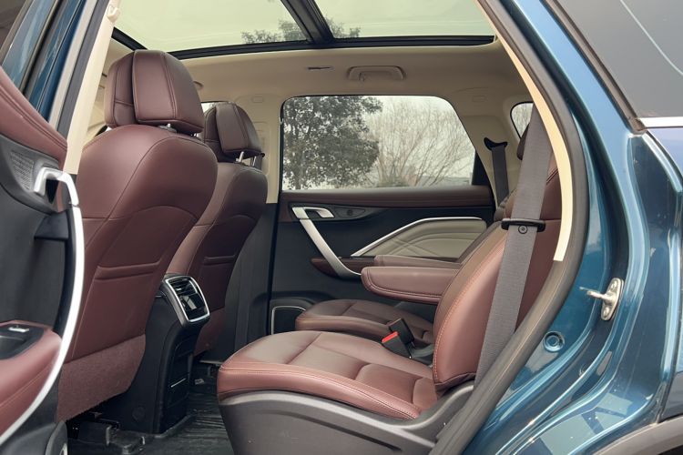 Used Geely Auto Jiajie 2022 1.8TD DCT Platinum Luxury Edition Interior 4