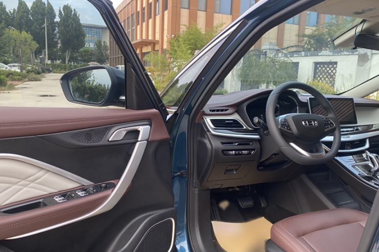 Used Geely Auto Jiajie 2022 1.8TD DCT Platinum Luxury Edition Interior 4