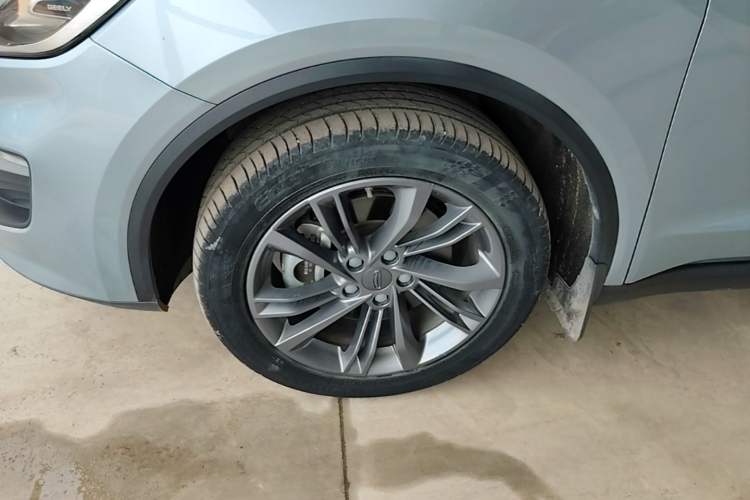 Used Geely Auto Jiajie 2022 1.8TD DCT Platinum Luxury Edition Left Front Wheel Hub