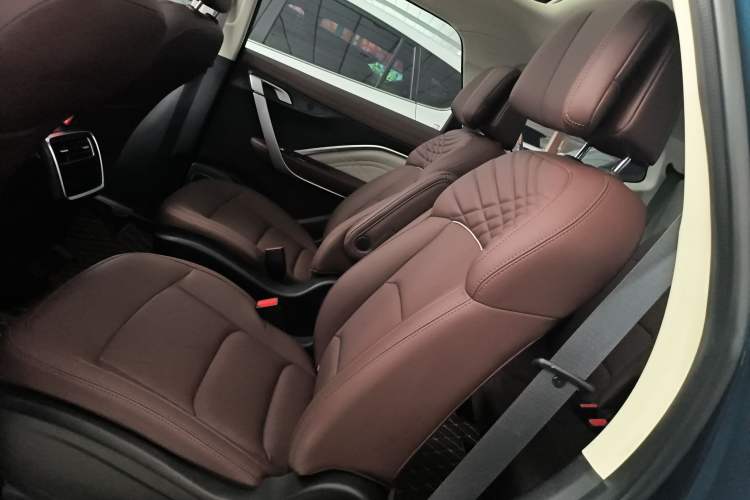 Used Geely Auto Jiajie 2022 1.8TD DCT Platinum Luxury Edition Left Rear Seat
