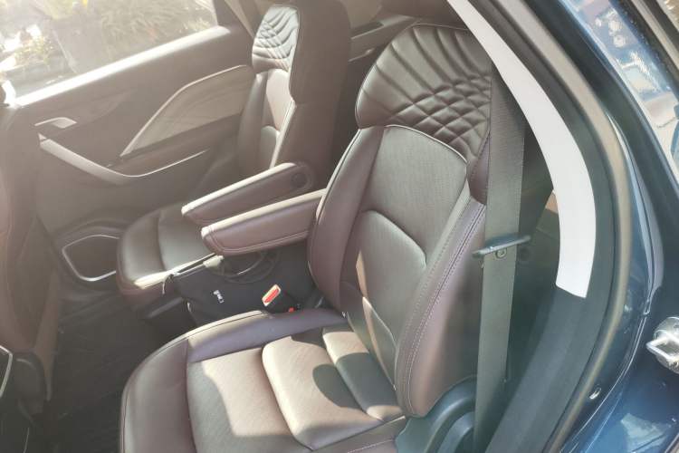 Used Geely Auto Jiajie 2022 1.8TD DCT Platinum Luxury Edition Left Rear Seat