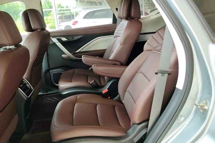 Used Geely Auto Jiajie 2022 1.8TD DCT Platinum Luxury Edition Left Rear Seat