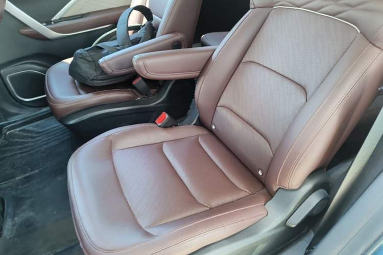 Used Geely Auto Jiajie 2022 1.8TD DCT Platinum Luxury Edition Left Rear Seat