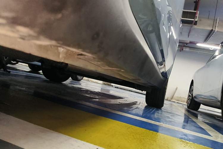 Used Geely Auto Jiajie 2022 1.8TD DCT Platinum Comfort Model Left Side Sill