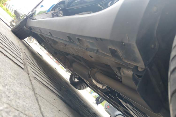 Used Geely Auto Jiajie 2022 1.8TD DCT Platinum Luxury Edition Left Side Sill