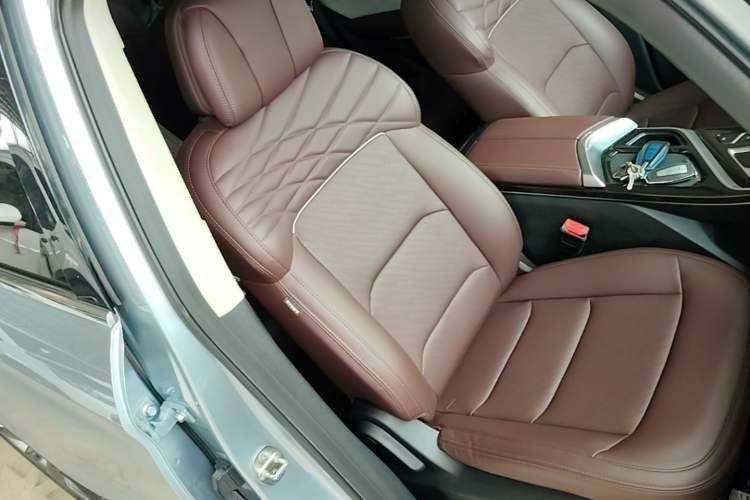 Used Geely Auto Jiajie 2022 1.8TD DCT Platinum Luxury Edition Right Front Seat