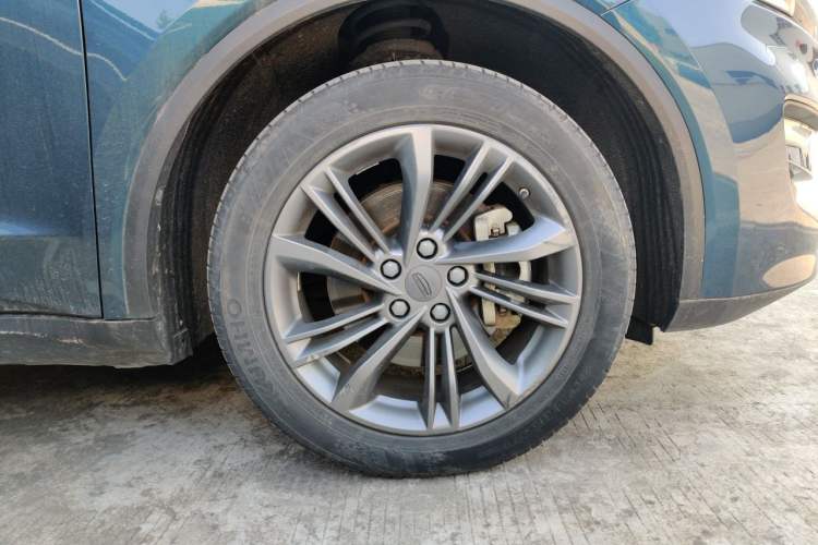 Used Geely Auto Jiajie 2022 1.8TD DCT Platinum Luxury Edition Right Front Wheel Hub