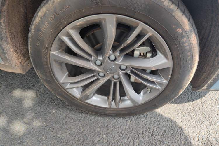 Used Geely Auto Jiajie 2022 1.8TD DCT Platinum Luxury Edition Right Front Wheel Hub