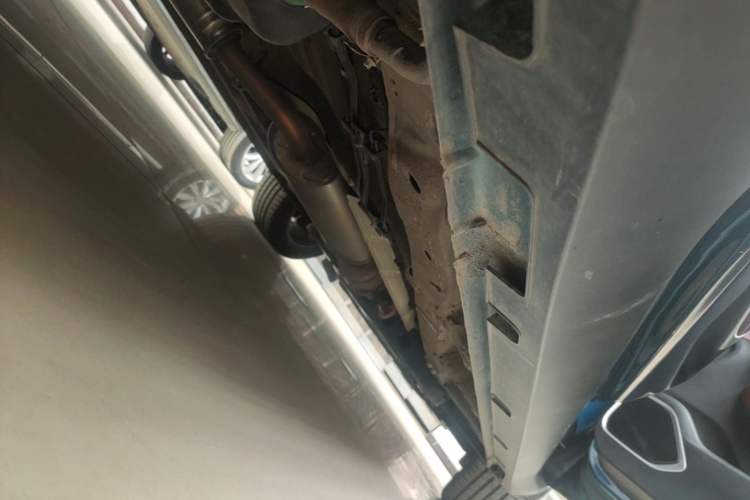 Used Geely Auto Jiajie 2022 1.8TD DCT Platinum Luxury Edition Right Side Sill