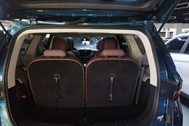 Used Geely Auto Jiajie 2022 1.8TD DCT Platinum Luxury Edition Trunk