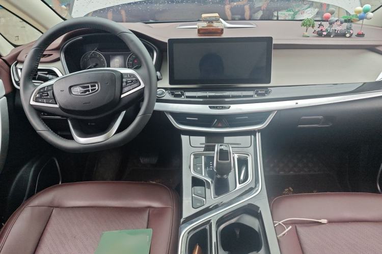 Used Geely Auto Jiajie 2022 1.8TD DCT Platinum Comfort Model Center Console