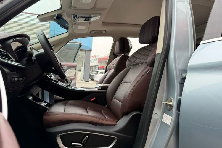 Used Geely Auto Jiajie 2022 1.8TD DCT Platinum Luxury Edition Interior 2