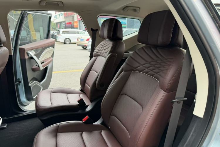 Used Geely Auto Jiajie 2022 1.8TD DCT Platinum Luxury Edition Interior 4