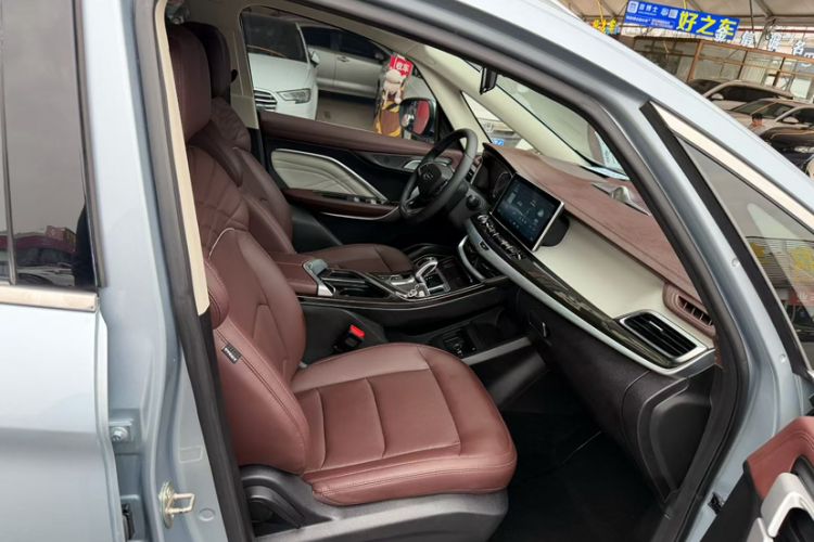Used Geely Auto Jiajie 2022 1.8TD DCT Platinum Luxury Edition Interior 5