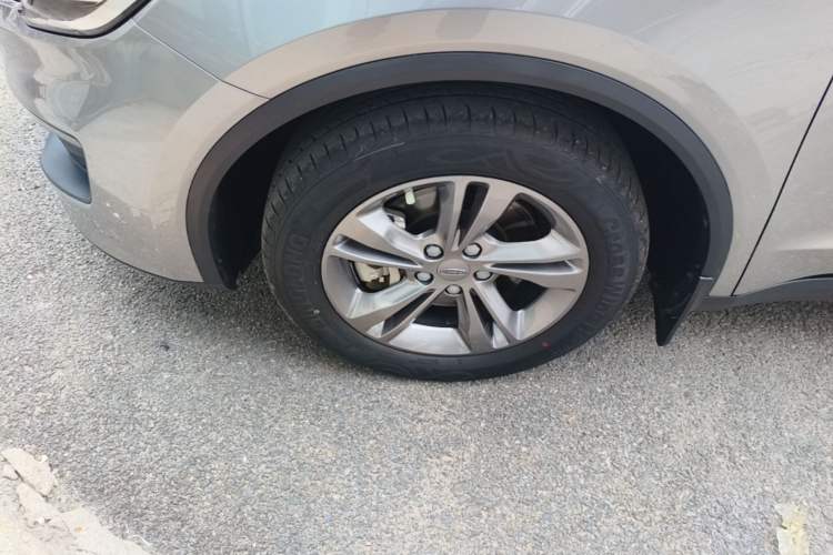 Used Geely Auto Jiajie 2022 1.8TD DCT Platinum Comfort Model Left Front Wheel Hub