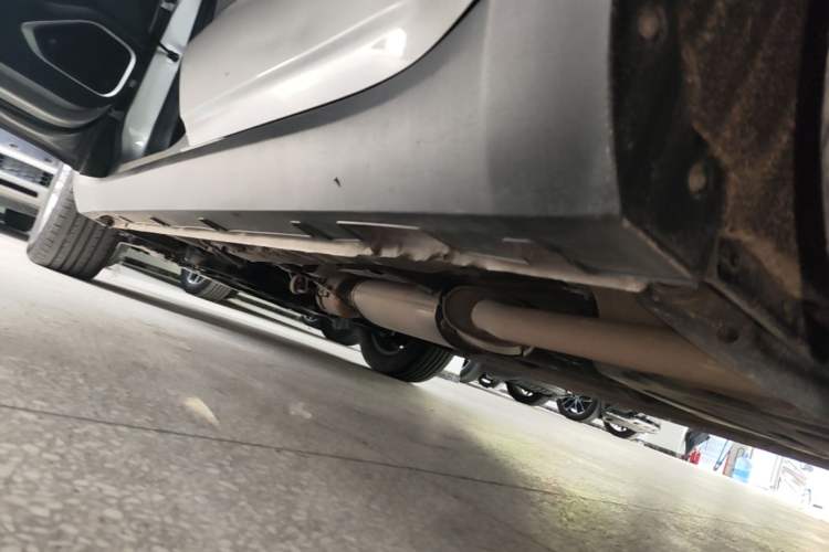 Used Geely Auto Jiajie 2022 1.8TD DCT Platinum Comfort Model Left Side Sill