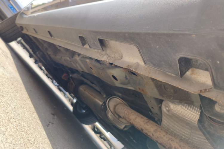 Used Geely Auto Jiajie 2022 1.8TD DCT Platinum Comfort Model Left Side Sill