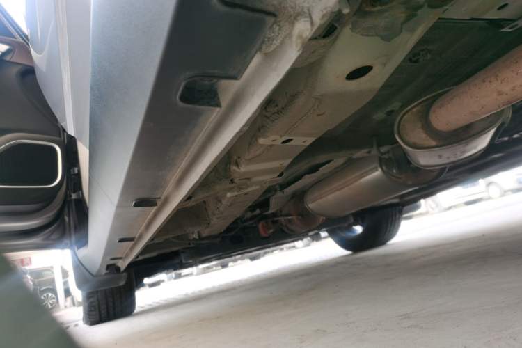 Used Geely Auto Jiajie 2022 1.8TD DCT Platinum Comfort Model Left Side Sill