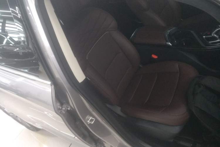 Used Geely Auto Jiajie 2022 1.8TD DCT Platinum Comfort Model Right Front Seat