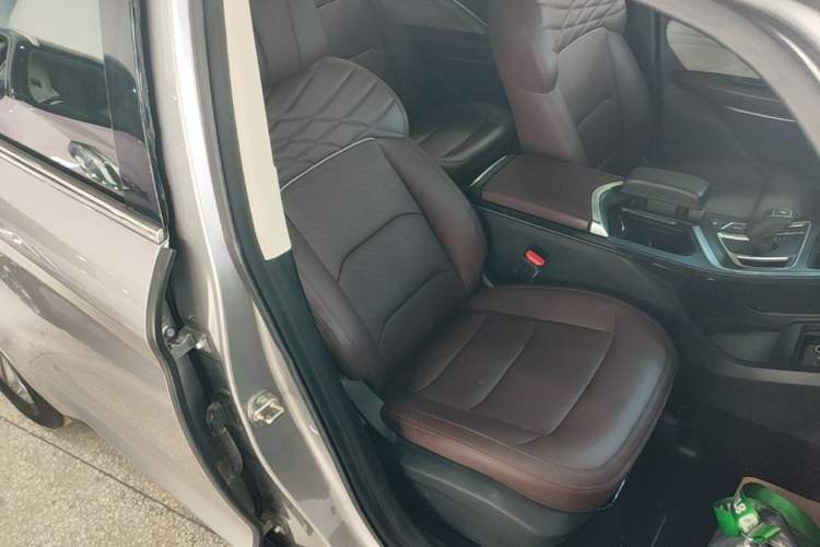 Used Geely Auto Jiajie 2022 1.8TD DCT Platinum Comfort Model Right Front Seat