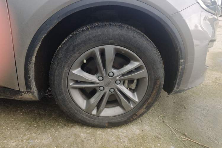 Used Geely Auto Jiajie 2022 1.8TD DCT Platinum Comfort Model Right Front Wheel Hub