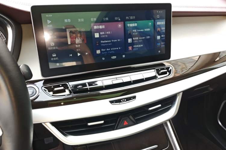 Used Geely Auto Jiajie 2022 1.8TD DCT Platinum Comfort Model Audio And AC Panel