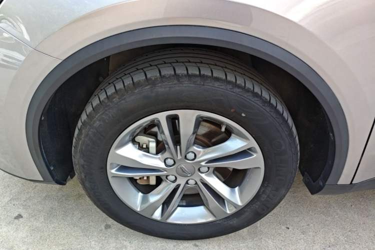 Used Geely Auto Jiajie 2022 1.8TD DCT Platinum Comfort Model Left Front Wheel Hub