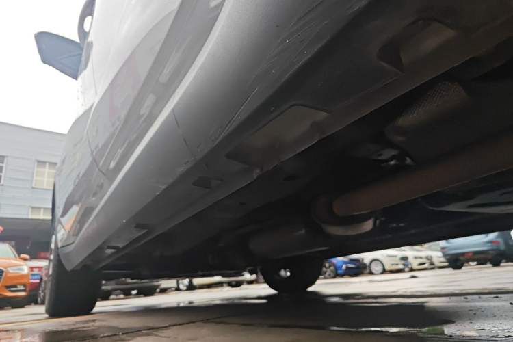 Used Geely Auto Jiajie 2022 1.8TD DCT Platinum Deluxe Edition Left Side Sill