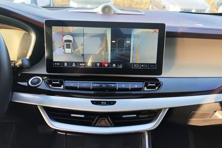 Used Geely Auto Jiajie 2022 1.8TD DCT Platinum Luxury Edition Audio And AC Panel
