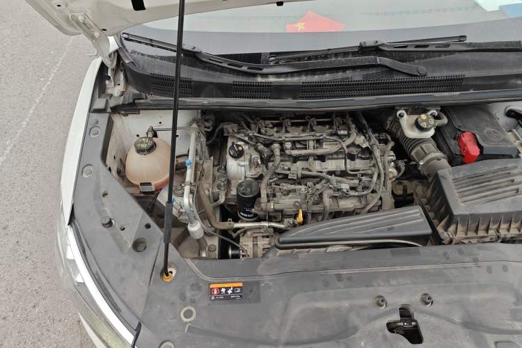 Used Geely Auto Jiajie 2022 1.8TD DCT Platinum Luxury Edition Engine Bay Right