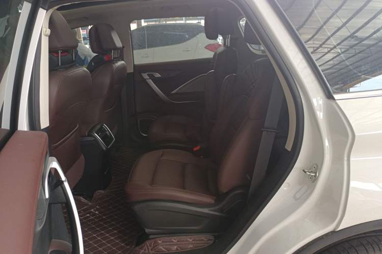 Used Geely Auto Jiajie 2022 1.8TD DCT Platinum Luxury Edition Left Rear Seat