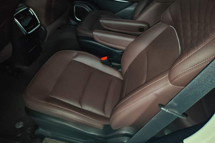 Used Geely Auto Jiajie 2022 1.8TD DCT Platinum Luxury Edition Left Rear Seat