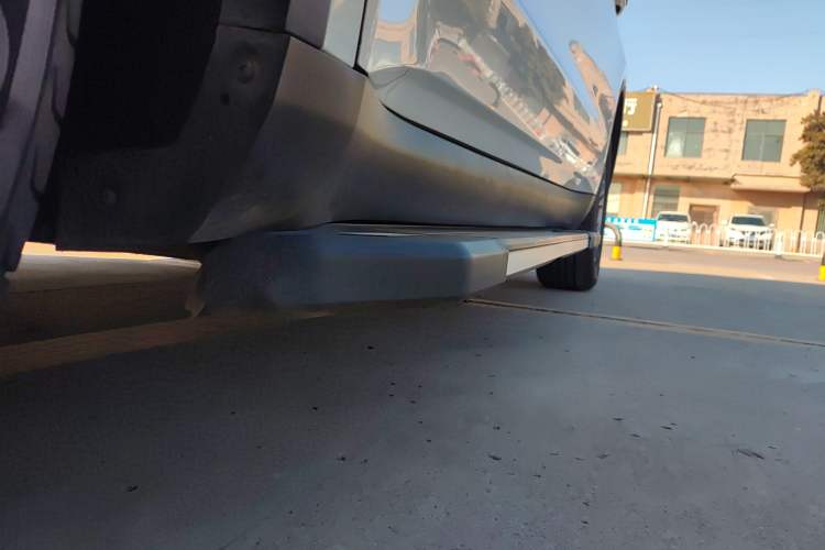 Used Geely Auto Jiajie 2022 1.8TD DCT Platinum Comfort Model Left Side Sill