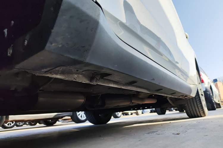 Used Geely Auto Jiajie 2022 1.8TD DCT Platinum Luxury Edition Left Side Sill