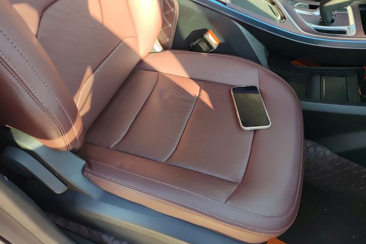 Used Geely Auto Jiajie 2022 1.8TD DCT Platinum Comfort Model Right Front Seat
