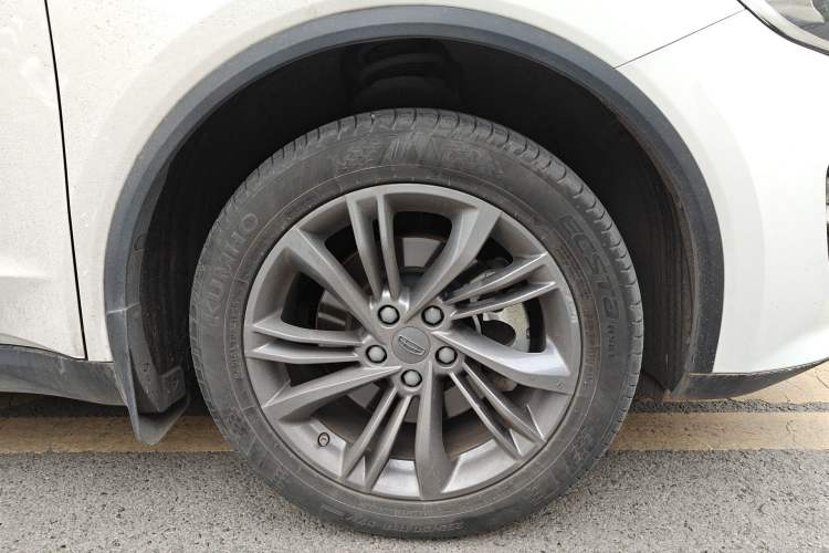 Used Geely Auto Jiajie 2022 1.8TD DCT Platinum Luxury Edition Right Front Wheel Hub