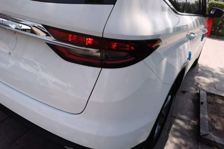 Used Geely Auto Jiajie 2022 1.8TD DCT Platinum Comfort Model Right Rear Taillight