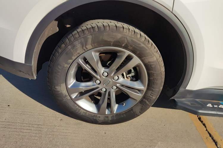 Used Geely Auto Jiajie 2022 1.8TD DCT Platinum Comfort Model Right Rear Wheel Hub