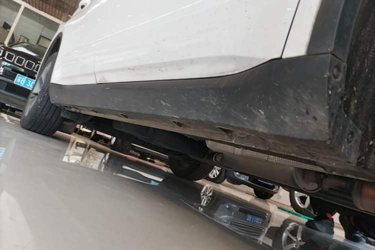Used Geely Auto Jiajie 2022 1.8TD DCT Platinum Deluxe Edition Right Side Sill