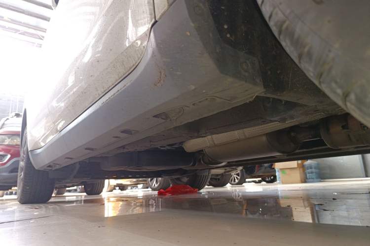 Used Geely Auto Jiajie 2022 1.8TD DCT Platinum Luxury Edition Right Side Sill