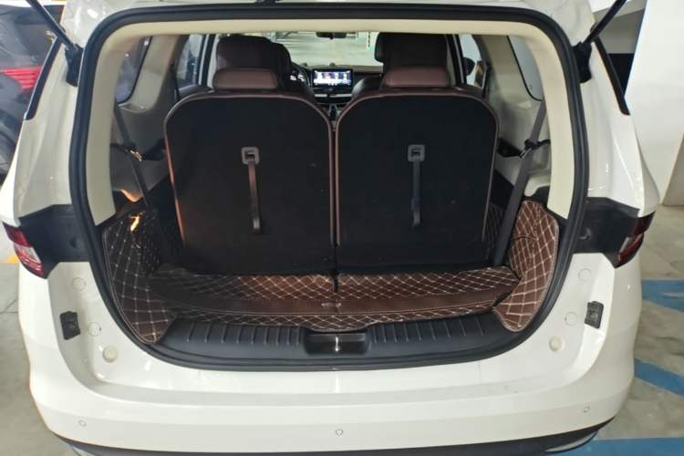Used Geely Auto Jiajie 2022 1.8TD DCT Platinum Luxury Edition Trunk